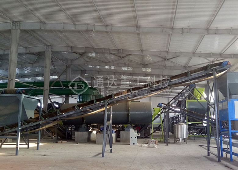 豬糞有機(jī)肥生產(chǎn)線