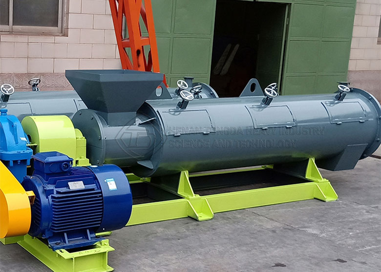 有機(jī)肥攪齒造粒機(jī)發(fā)往東北